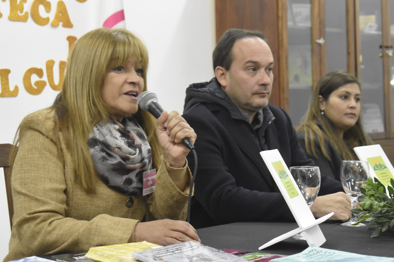 BIBLIOTECA MARTA ELGUL DE PARÍS CELEBRÓ SU 11º ANIVERSARIO: EL INTENDENTE MARIANO HORMAECHEA PARTICIPÓ DEL ANIVERSARIO DE LA BIBLIOTECA