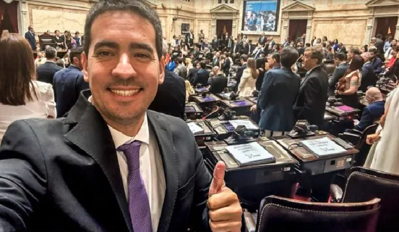 Quién es Adrián Ravier, el nuevo vocero presidencial