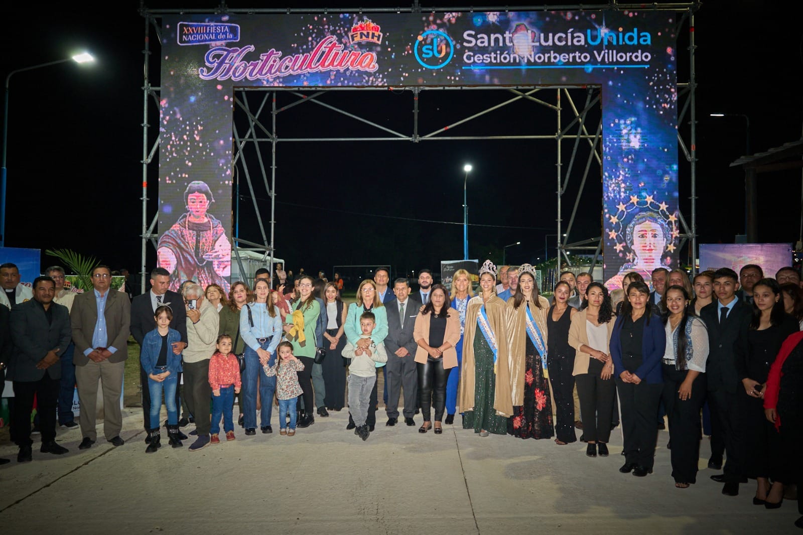 Lleno total en la segunda noche: La Fiesta de la Horticultura se vive a pleno en Santa Lucia 