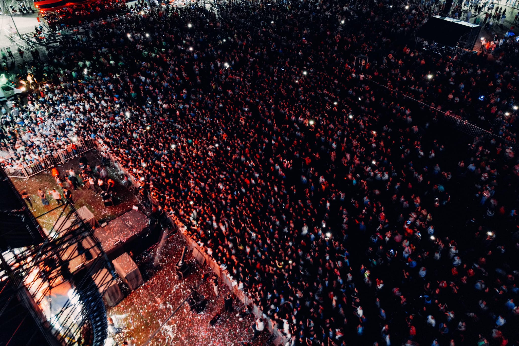 Multudinario cierre de la Fiesta Nacional de la Horticultura con Valentino Merlo y Banda XXI 