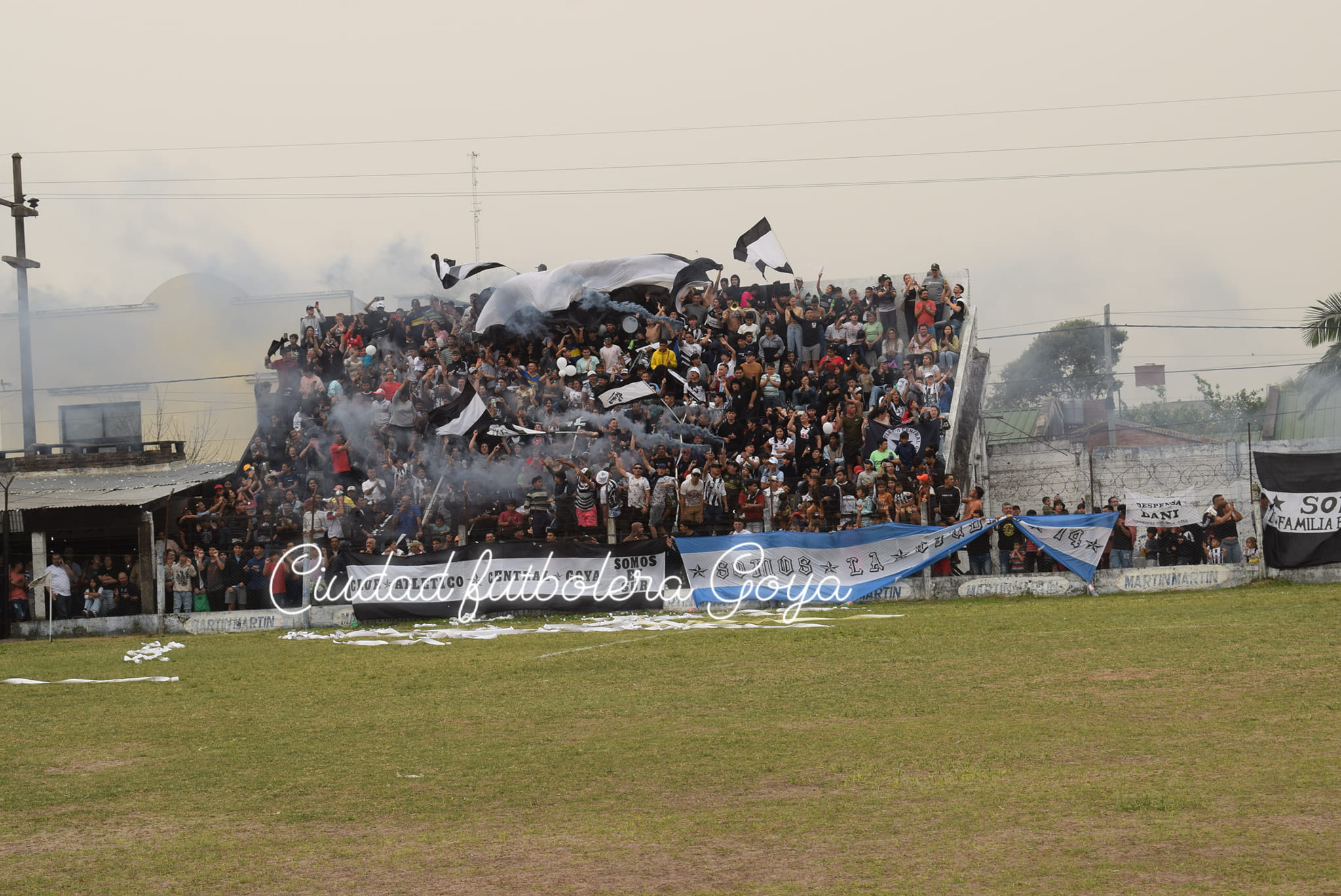 LIGA GOYANA DE FÚTBOL: GOLEADAS Y LUCHAS POR EL LIDERAZGO