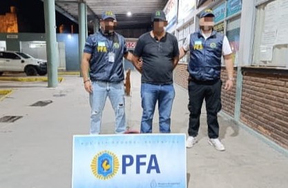 POLICIA FEDERAL DETUVO A UN PRÓFUGO CON ALERTA ROJA DE INTERPOL POR ABUSO SEXUAL