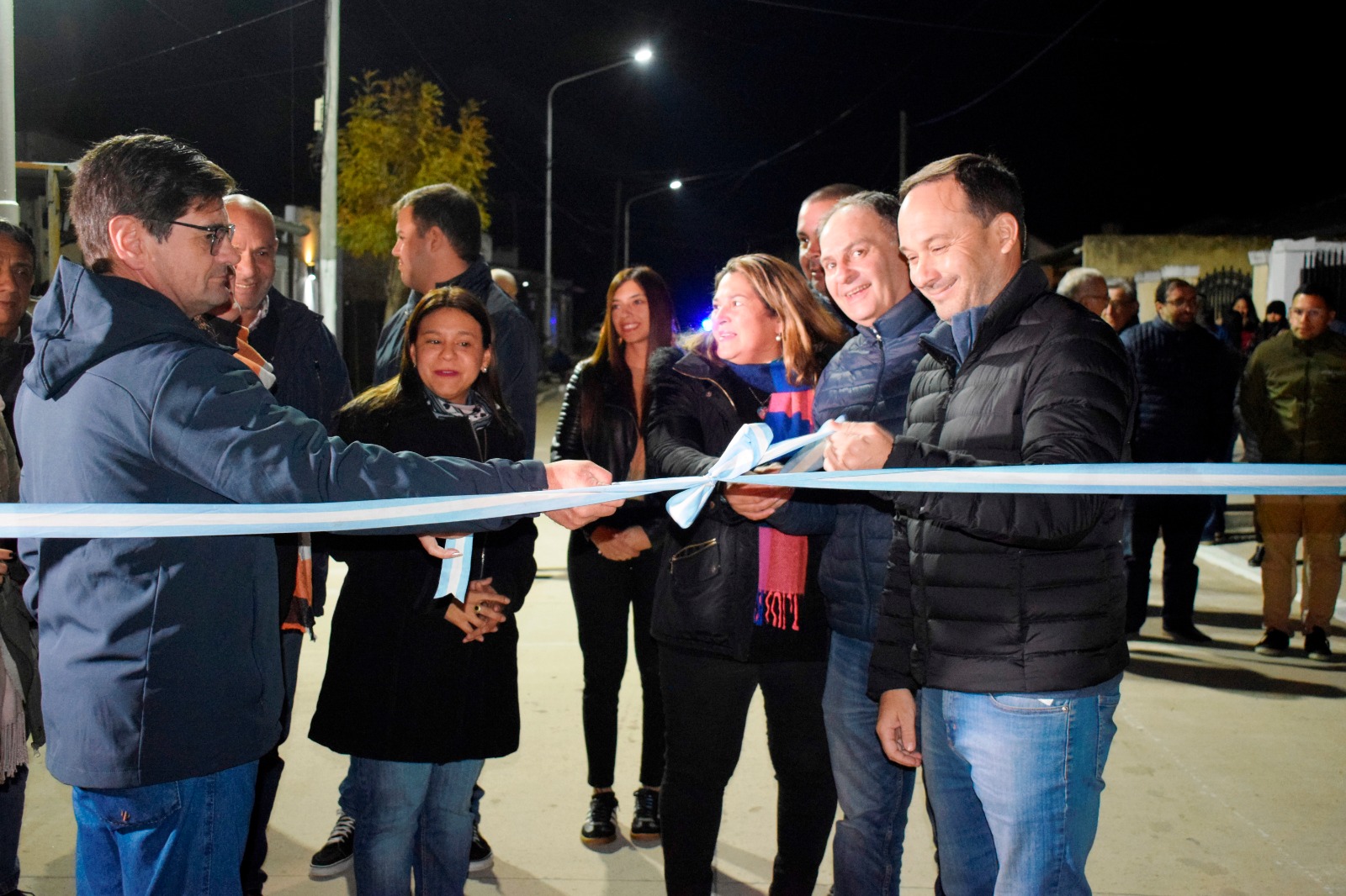 PROGRAMA “MITA Y MITA”: NUEVA CUADRA INAUGURADA ENTRE VECINOS Y MUNICIPIO
