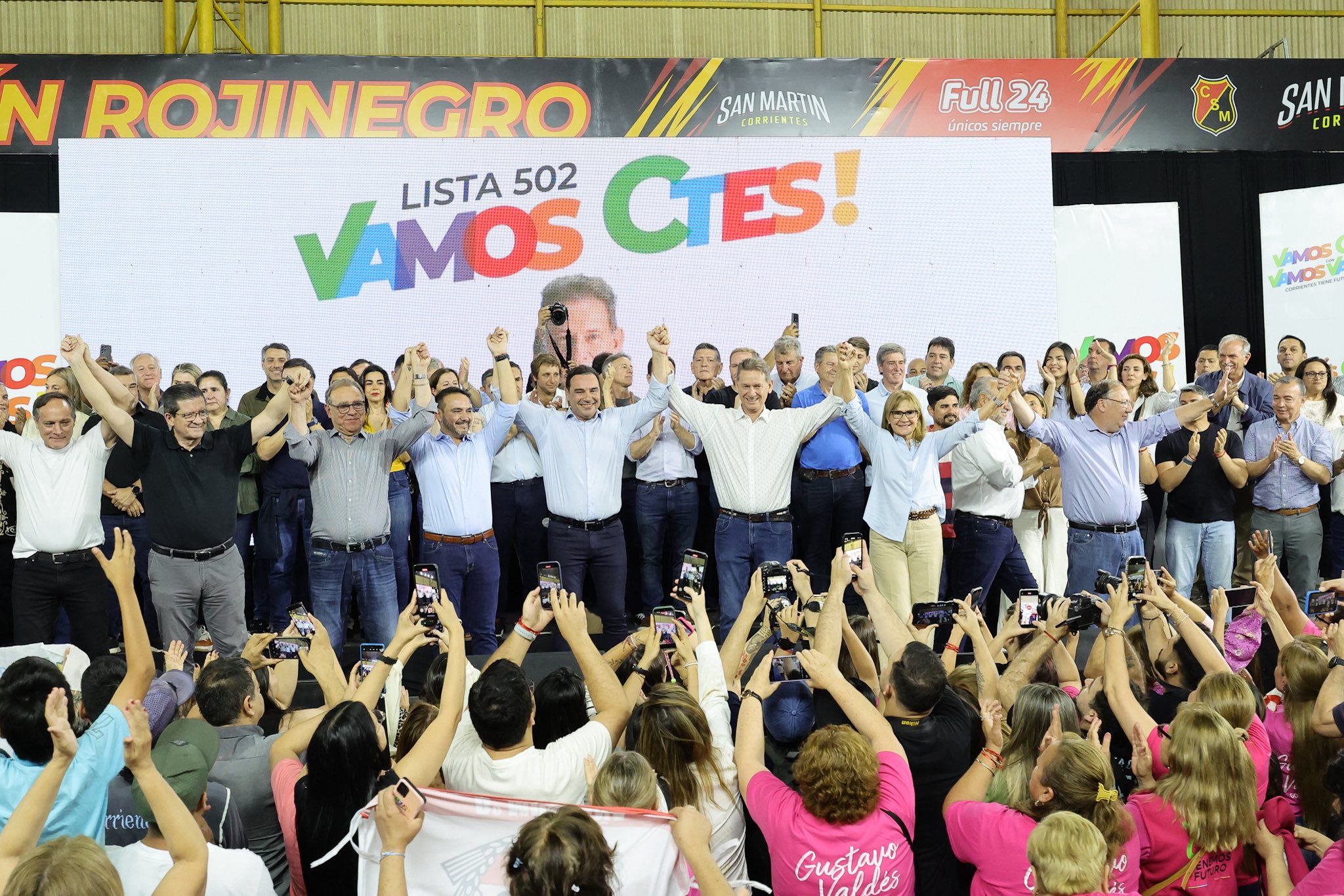 En Corrientes ganó "Vamos Corrientes" con el 33,8%; le siguen La Libertad Avanza 32,58 % y Fuerza Patria con 28,50%