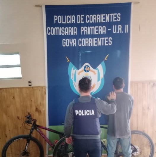 POLICIA RECUPERO DOS BICICLETAS DE ALTA GAMA Y UNA MOTOSIERRA