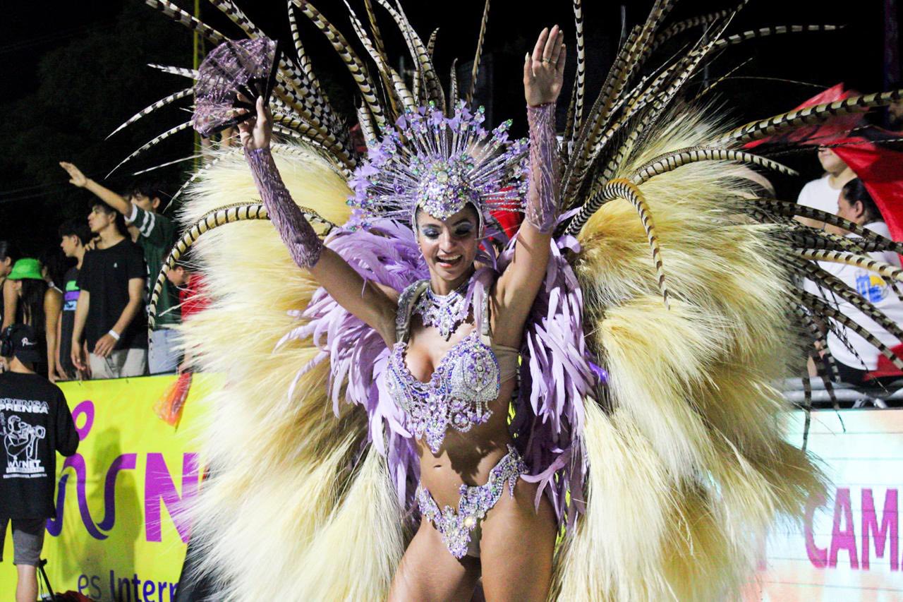 ARRANQUE TRIUNFAL DEL CARNAVAL DE ESQUINA