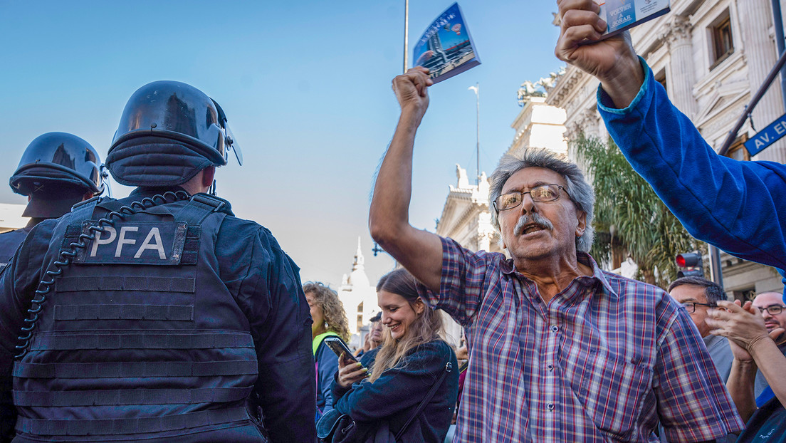 "NO LES ALCANZA, PERO VAN A MEJORAR": EL DIAGNÓSTICO DE MILEI SOBRE LOS JUBILADOS EN ARGENTINA
