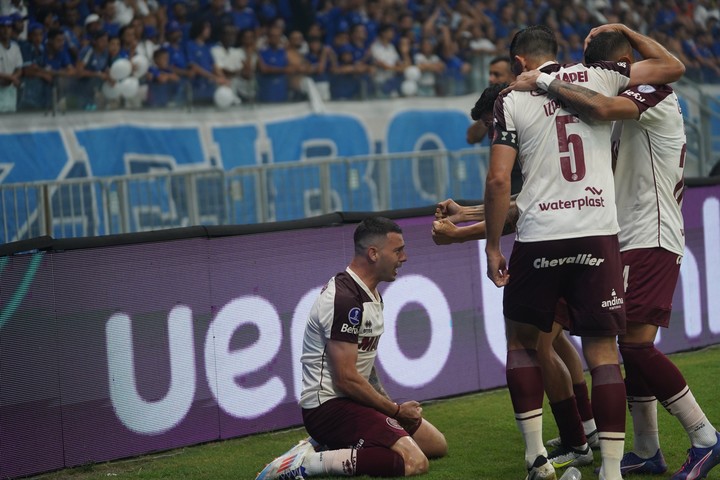 Lanús rescató un valioso empate en su visita a Cruzeiro por la ida de las semifinales