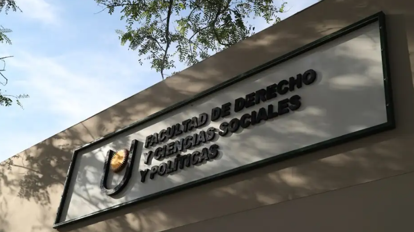 Escándalo en la UNNE: tres alumnas denunciaron a un profesor por acoso sexual y fue separado del cargo
