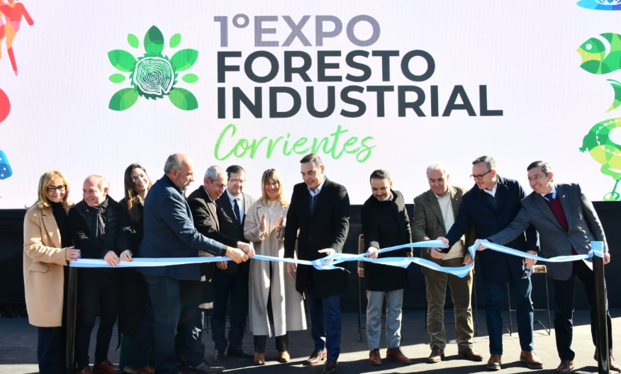 PARQUE INDUSTRIAL DE ITUZAINGÓ: VALDÉS INAUGURÓ LA OBRA QUE JUNTO AL PUERTO POTENCIARÁ EL DESARROLLO CORRENTINO