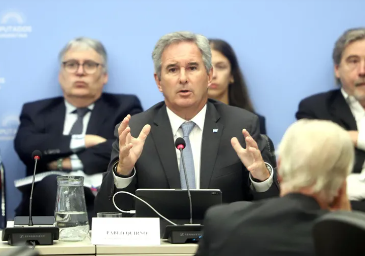 Intervención en el mercado de cambios: el Gobierno se prepara para un escenario inestable "hasta fines de octubre"