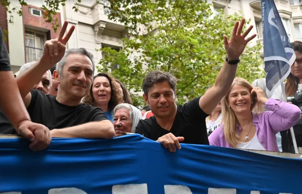 Axel Kicillof en Plaza de Mayo fustigó "los discursos de odio, de complicidad y de olvido"