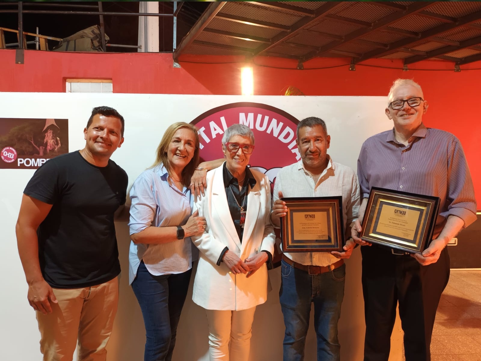 Distinción de AADI al presidente del Instituto de Cultura y el director de la Fiesta Nacional del Chamamé