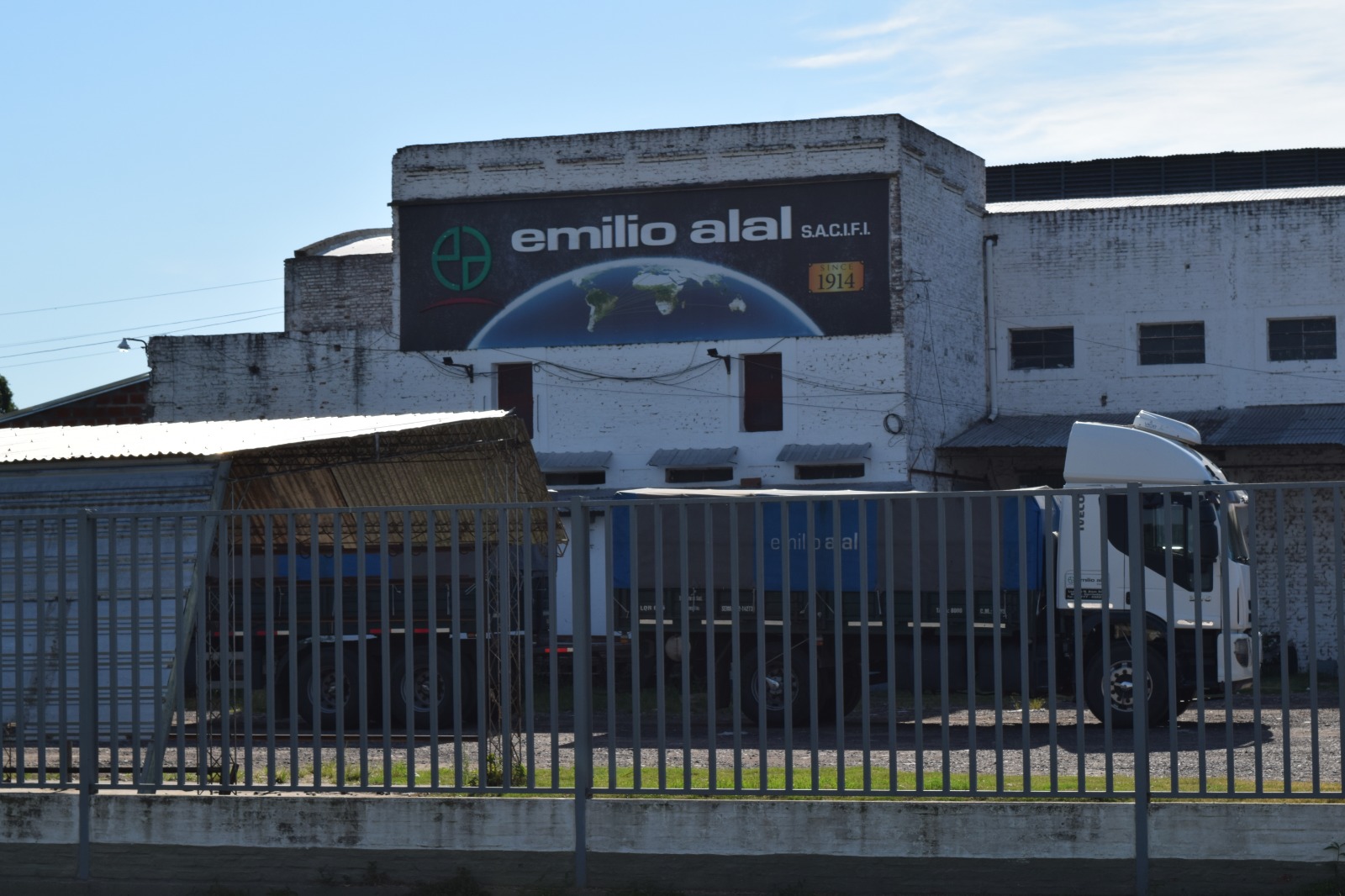 LOS GOBIERNOS MUNICIPAL Y PROVINCIAL REALIZAN GESTIONES PARA ENCONTRAR UNA SOLUCIÓN A LA EMPRESA ALAL SACIFIC