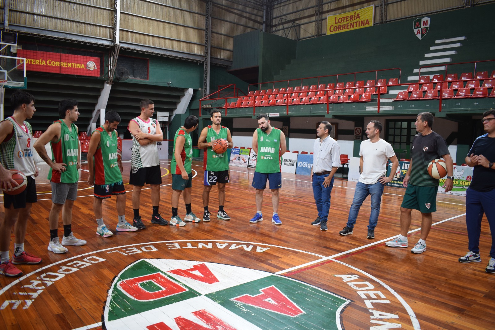INTENDENTE MARIANO HORMAECHEA VISITÓ AL PLANTEL DE AMAD EN LA PREVIA DEL TORNEO FEDERAL DE BÁSQUET