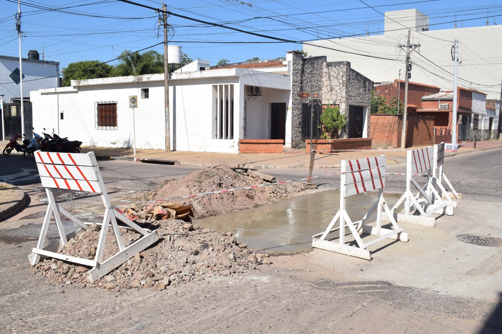 REPARACIÓN DE LOZA EN ESQUINA DE MITRE Y A P JUSTO