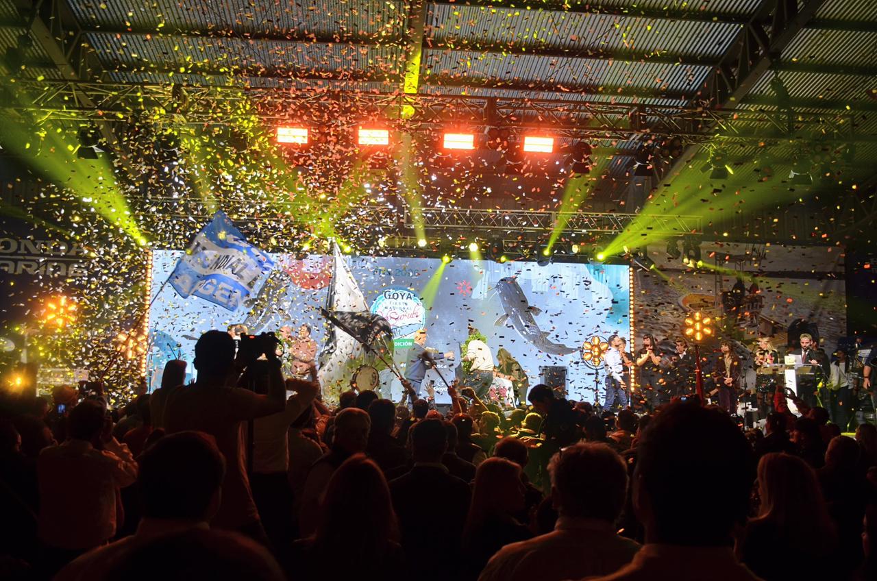 MULTITUDINARIO CIERRE DE LA 49° FIESTA NACIONAL DEL SURUBÍ PROYECTANDO PARA LAS BODAS DE ORO