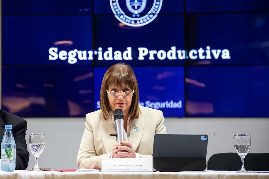 EL CASO LOAN: BULLRICH VIAJA ESTE MARTES A GOYA Y MILEI LE PIDIÓ QUE “PONGAN TODO” PARA ENCONTRARLO, MIENTRAS PERDURA LA BRONCA CON LOS PRIMEROS FISCALES