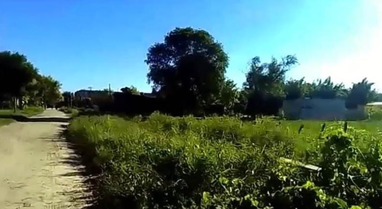 UN ‘COMEDOR FANTASMA’ FUNCIONABA EN UN TERRENO BALDÍO DE ESQUINA