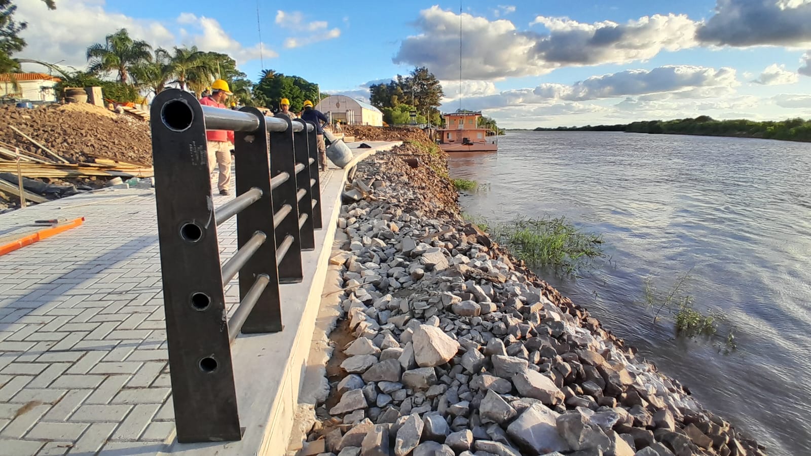 GABIASSI EXPLICÓ AVANCES EN OBRAS DE AV. MADARIAGA, PLAYÓN Y COSTANERA  