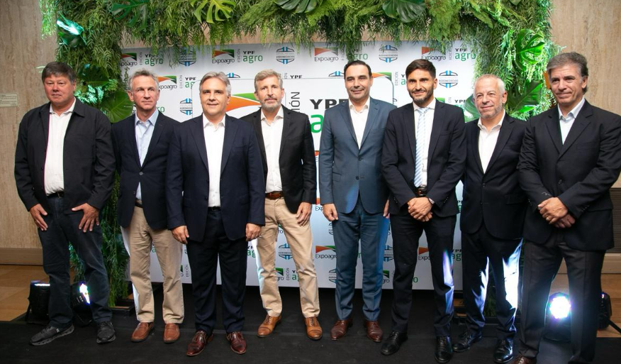 En la Expoagro de San Nicolás, Valdés firmó un convenio de colaboración con el INTA