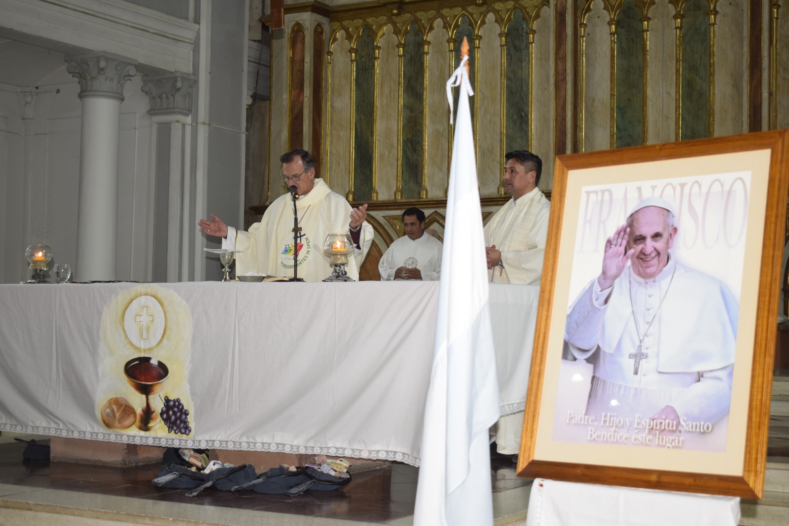 MONSEÑOR CANECIN: “Francisco fue un peregrino de esperanza, equipaje de ligero y liviano”