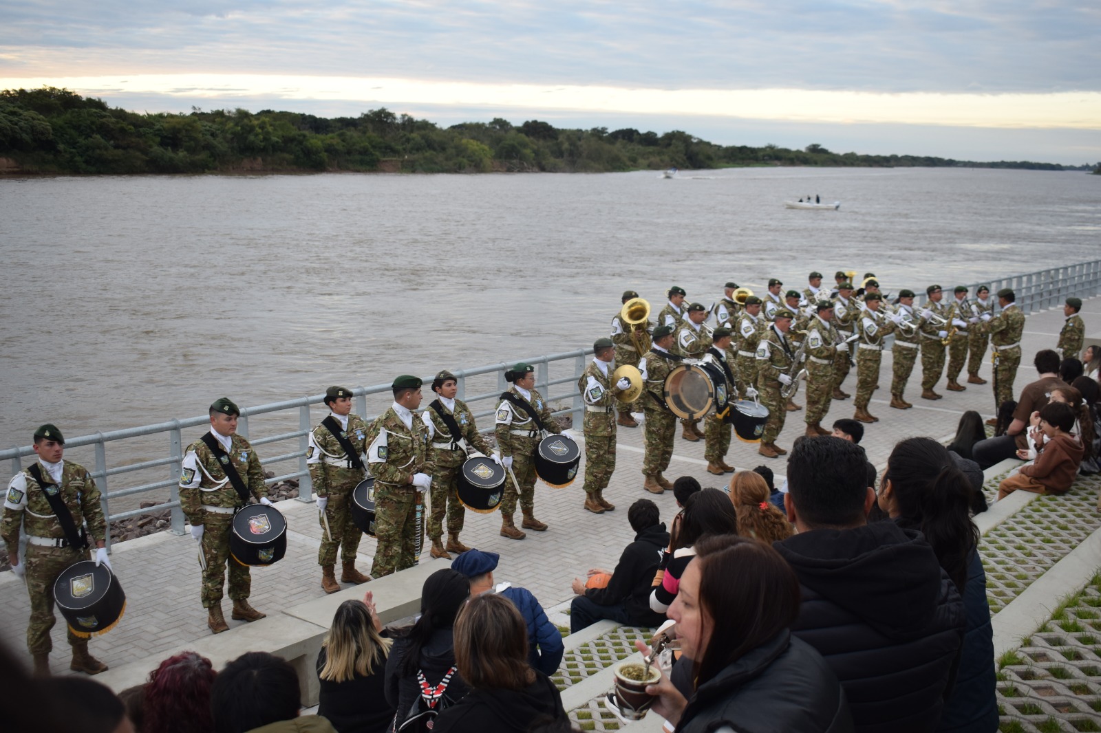 CONCIERTO DE LA BANDA MILITAR “PUERTO ARGENTINO” EN LA COSTANERA GOYANA
