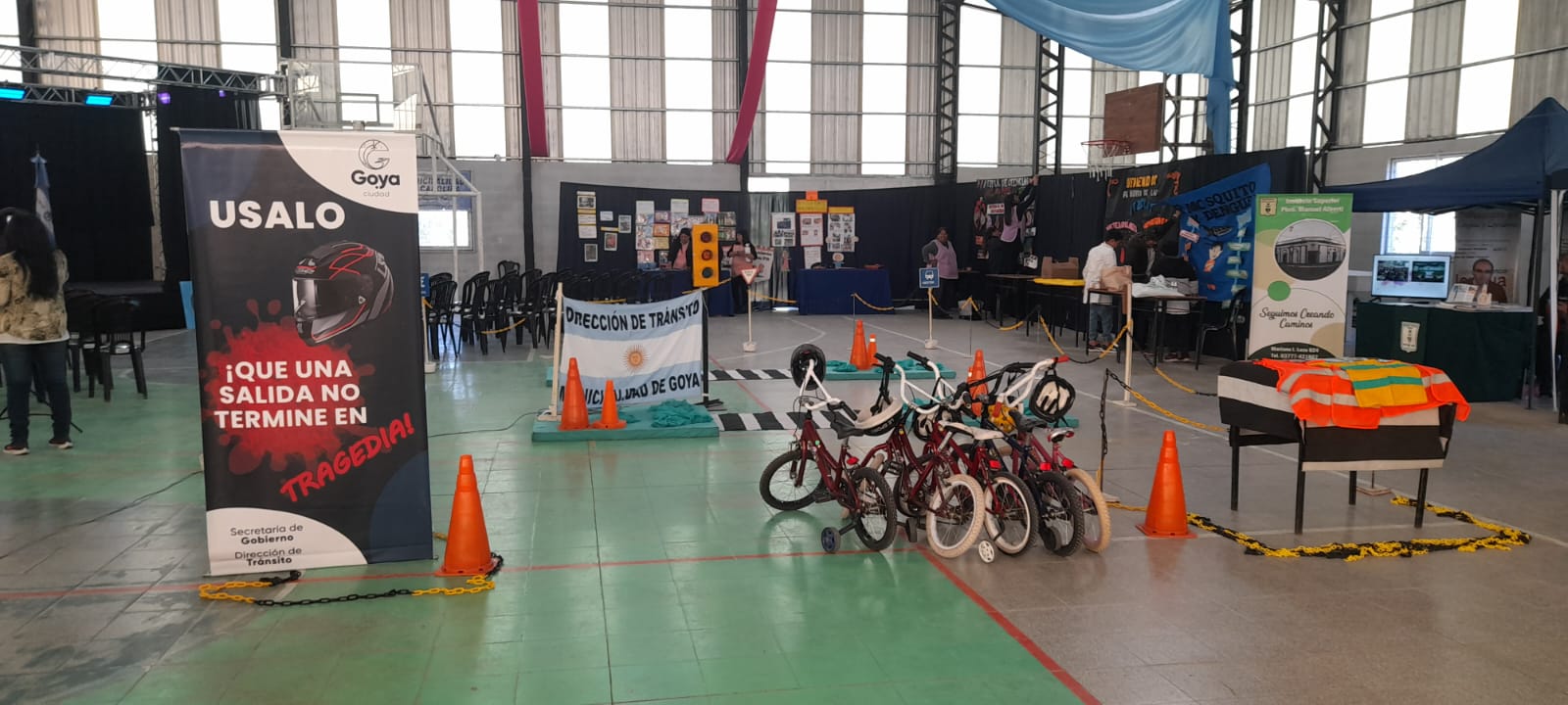 1ª FERIA DEL LIBRO DE CAROLINA: DIRECCIÓN DE TRÁNSITO GOYA OFRECIÓ EDUCACIÓN VIAL