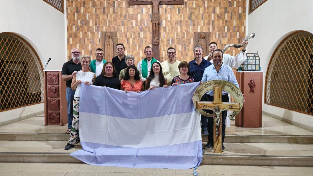 MONSEÑOR CANECIN ACOMPAÑÓ AL EQUIPO NACIONAL DE LA RENOVACIÓN CARISMÁTICA