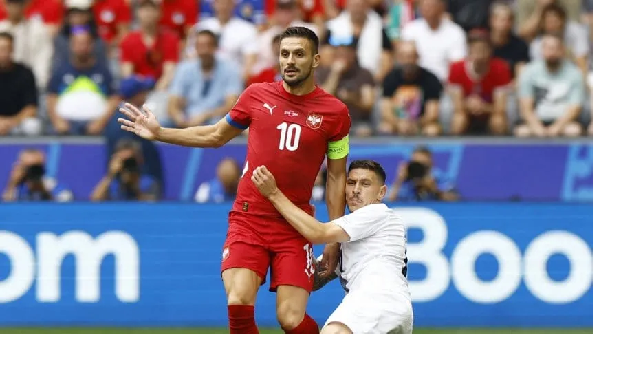 Serbia se lo empató en el final a Eslovenia y sigue con vida en la Eurocopa