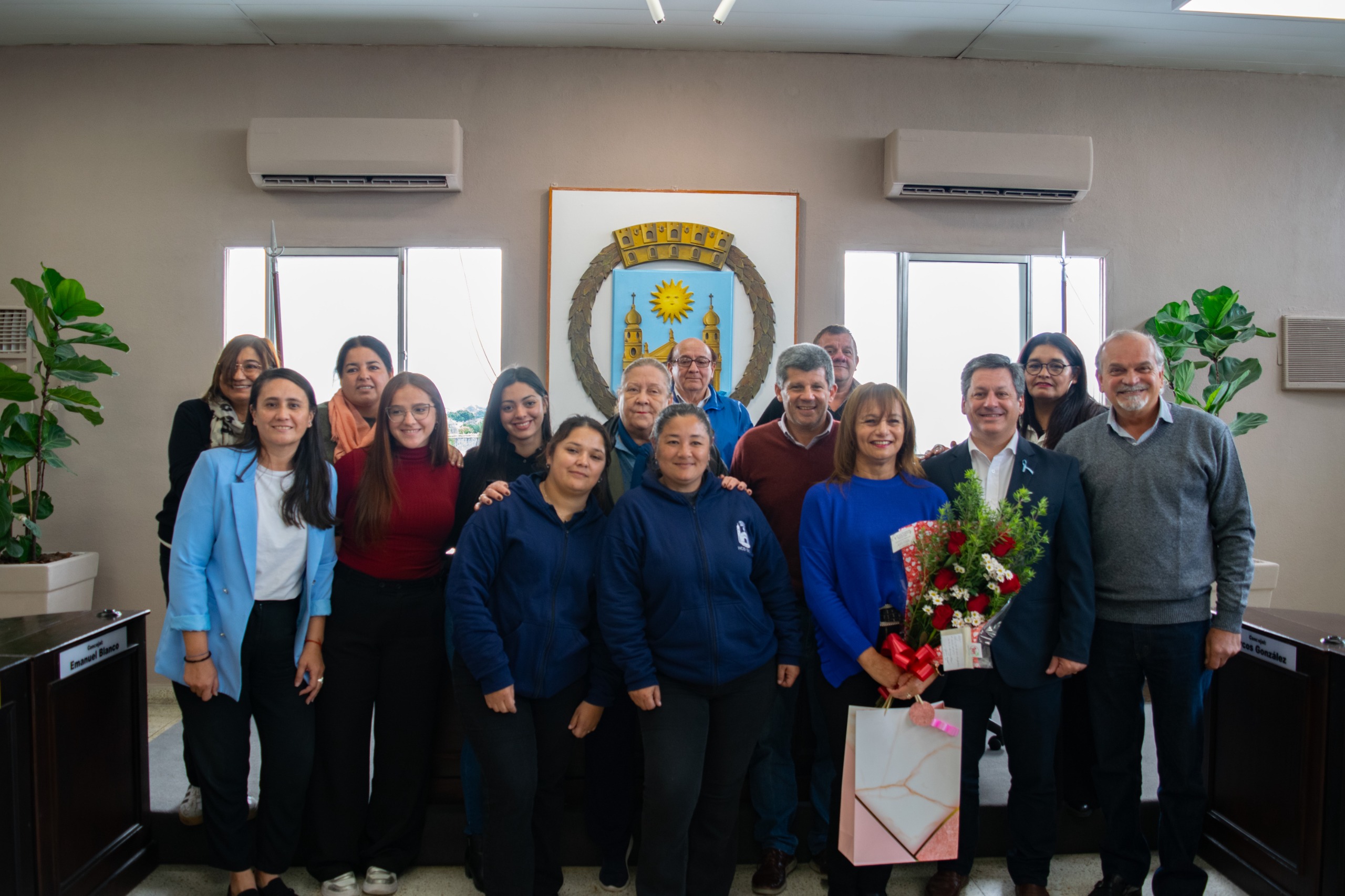 EL HCD DE GOYA HOMENAJEÓ A LA PROSECRETARIA DEL CUERPO QUE SE DESEMPEÑÓ POR MÁS DE 40 AÑOS EN LA INSTITUCIÓN LEGISLATIVA