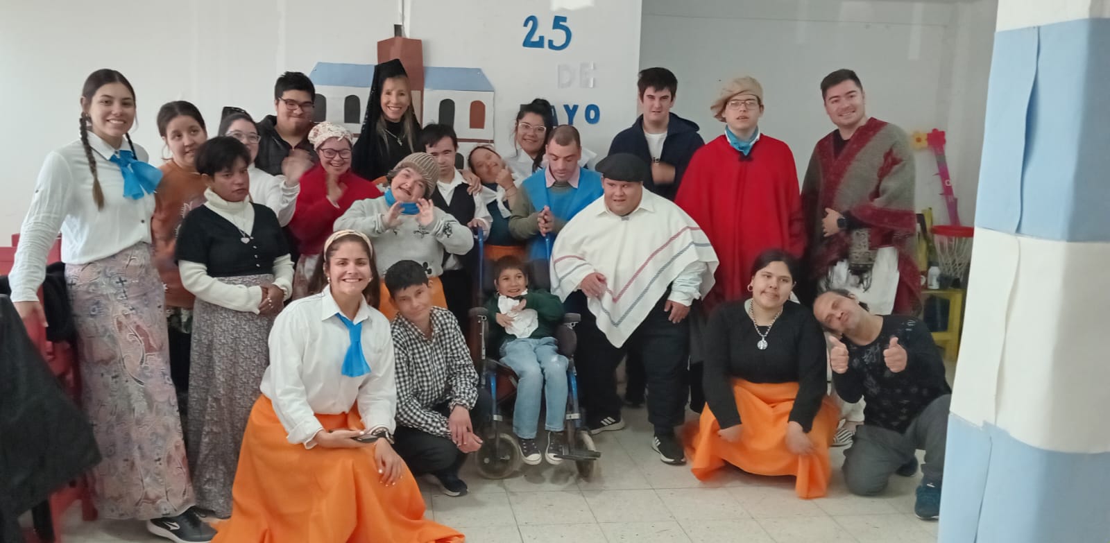 “TIEMPO FELIZ” SE VISTE DE ÉPOCA COLONIAL