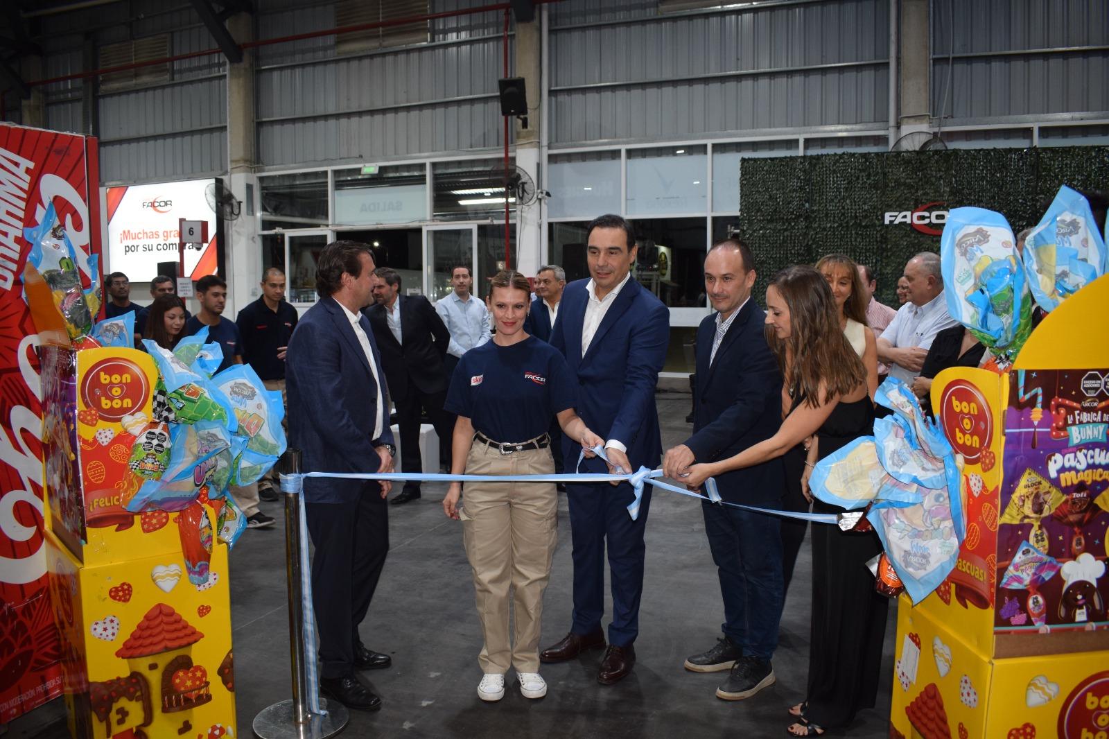 EL INTENDENTE MARIANO HORMAECHEA JUNTO AL GOBERNADOR GUSTAVO VALDES PARTICIPARON INAUGURACION DE SUPERMERCADO MAYORISTA