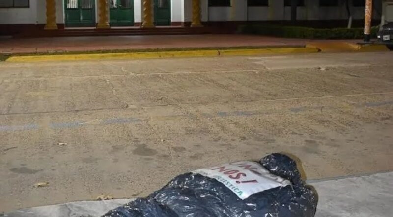  UNA PUESTA ARTÍSTICA ESTREMECIÓ A UNA CIUDAD CORRENTINA