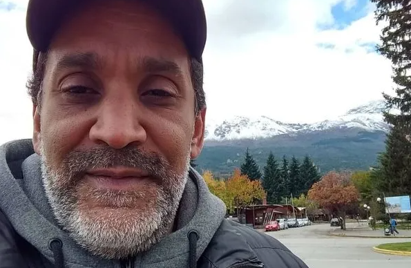 Diego Alonso, el "Pollo" de Okupas, perdió su casa en los incendios de El Bolsón