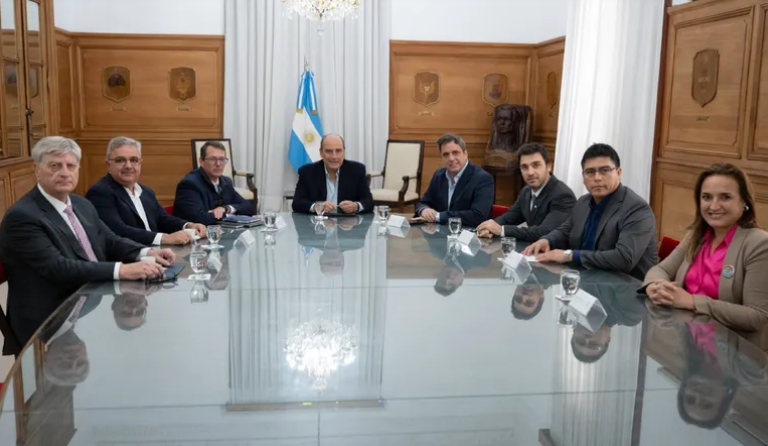 Guillermo Francos recibió a gobernadores en Casa Rosada con una amplia agenda de reclamos