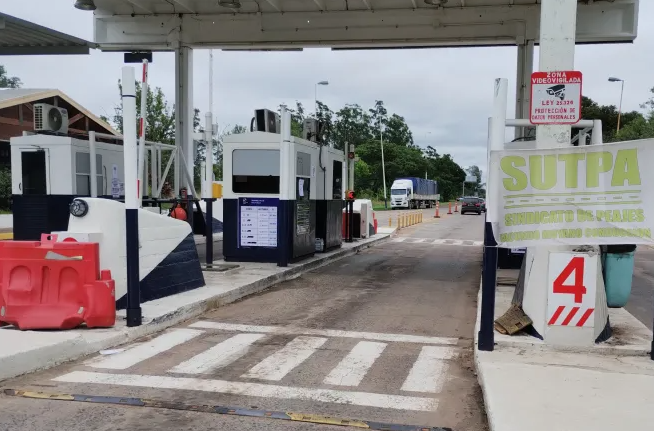 Por alerta de despidos, levantan el cobro de peaje en Corrientes