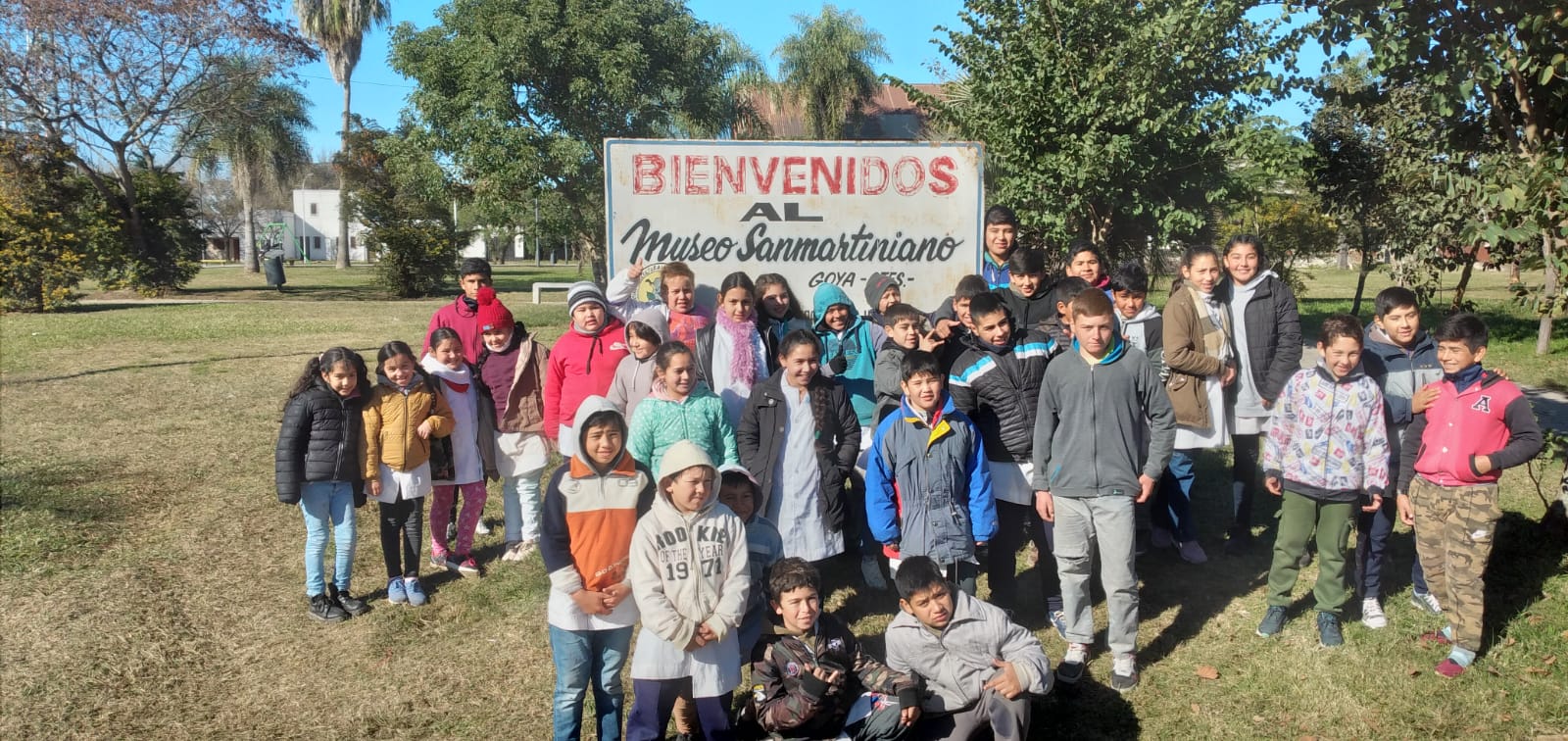 Explorando Juntos:  DELEGACIONES DE NIÑOS DE ESCUELAS RURALES DESCUBREN LA CIUDAD Y LA FERIA DEL LIBRO 