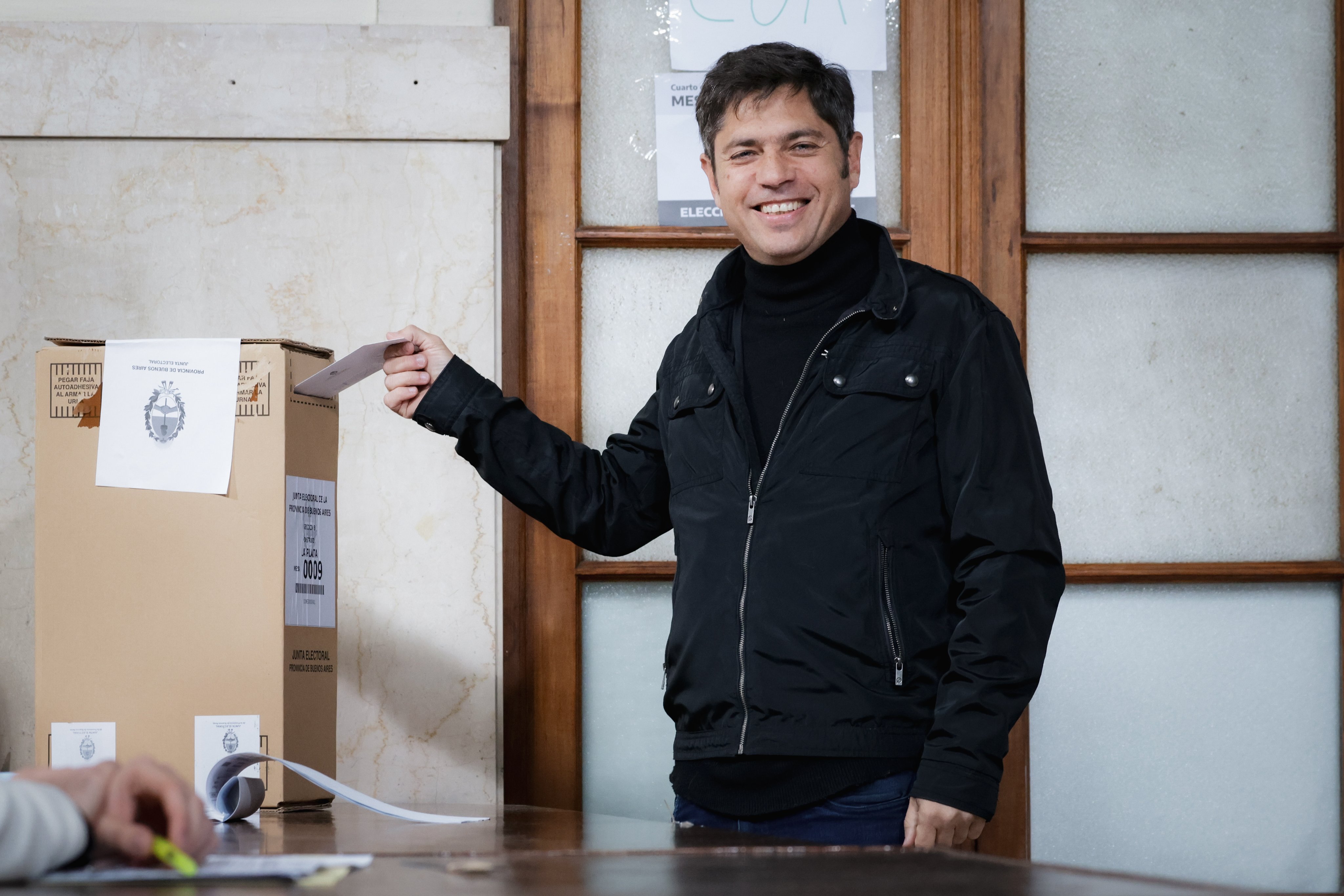 Votó Axel Kicillof: "Los 17 millones de bonaerenses se juegan cómo sigue esta historia"
