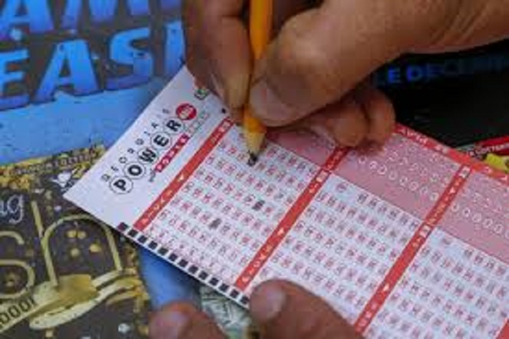 GANÓ UNA FORTUNA EN LA QUINIELA, FUE A LA AGENCIA A COBRAR EL PREMIO Y EL EMPLEADO ROMPIÓ EL MILLONARIO TICKET