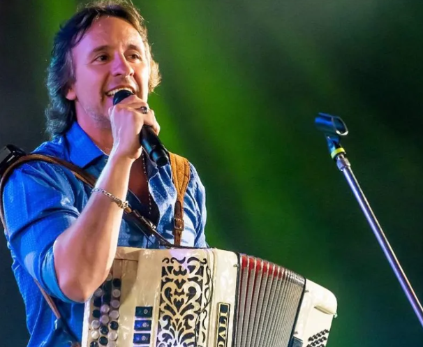 ARIEL BAEZ COMPARTE SU EMOCIÓN POR LOS 30 AÑOS DE AMBOÉ