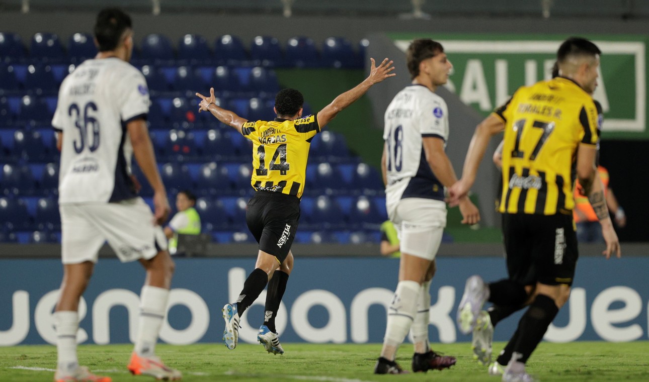 Independiente cayó ante Guaraní con uno menos y un error defensivo