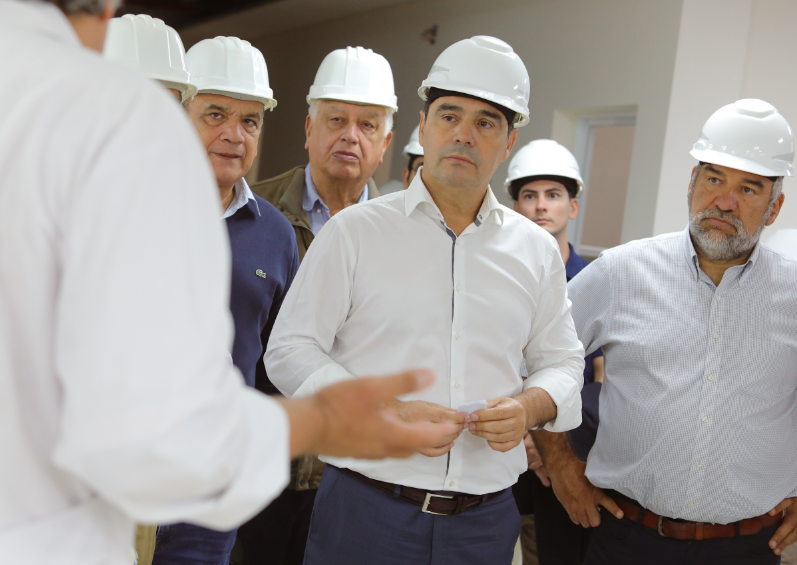 Valdés recorrió las obras de ampliación y refacción del Hospital Vidal
