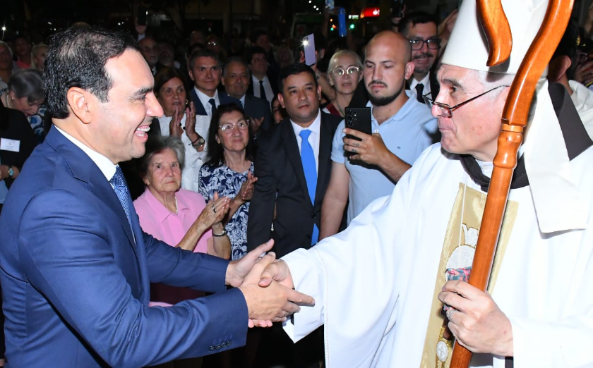 Valdés acompañó la asunción de Larregain como nuevo Arzobispo de Corrientes