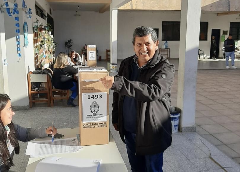 Voto el intendente de Santa Lucía, Norberto Villordo 