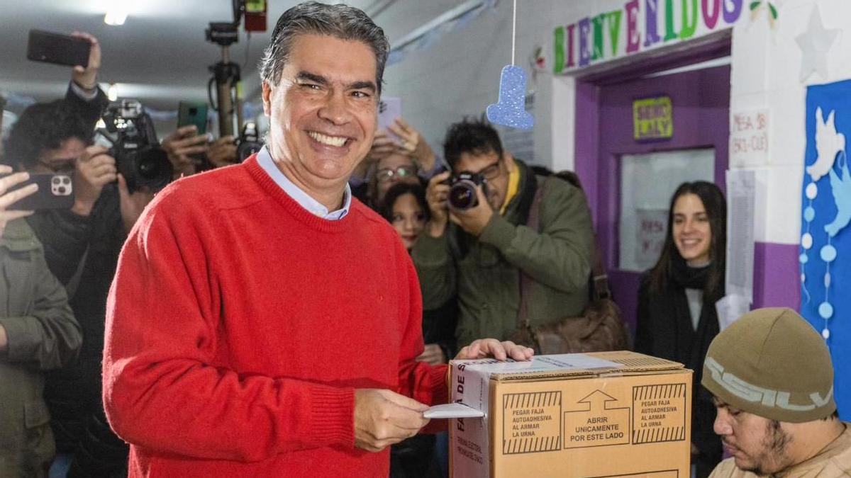 Aunque fue el candidato único más votado, Capitanich quedó en la general atrás de JxC