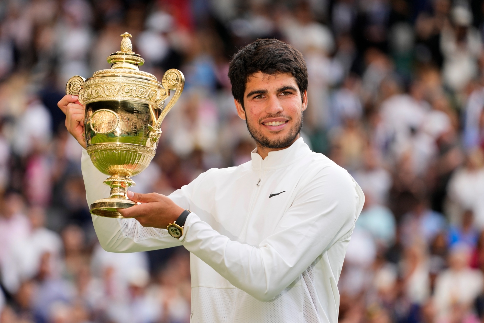 Carlos Alcaraz venció a Novak Djokovic y se consagró campeón de Wimbledon por primera vez en su historia