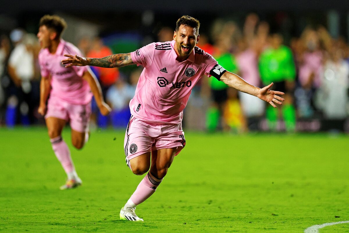 Debut soñado de Messi en Inter Miami: golazo agónico de tiro libre para darle el triunfo vs Cruz Azul
