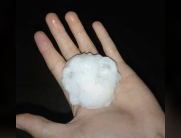 Caida de granizo en Cruz de los Milagros y Gobernador Martinez