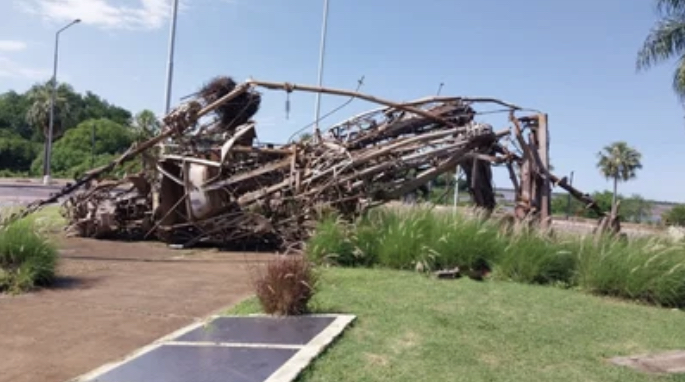 Temporal en Corrientes: cayó el monumento a Andresito Guacurarí